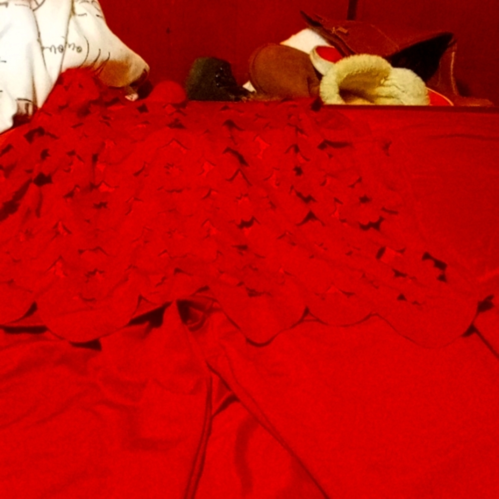 2pc red outfit. 2xL with traingle in it